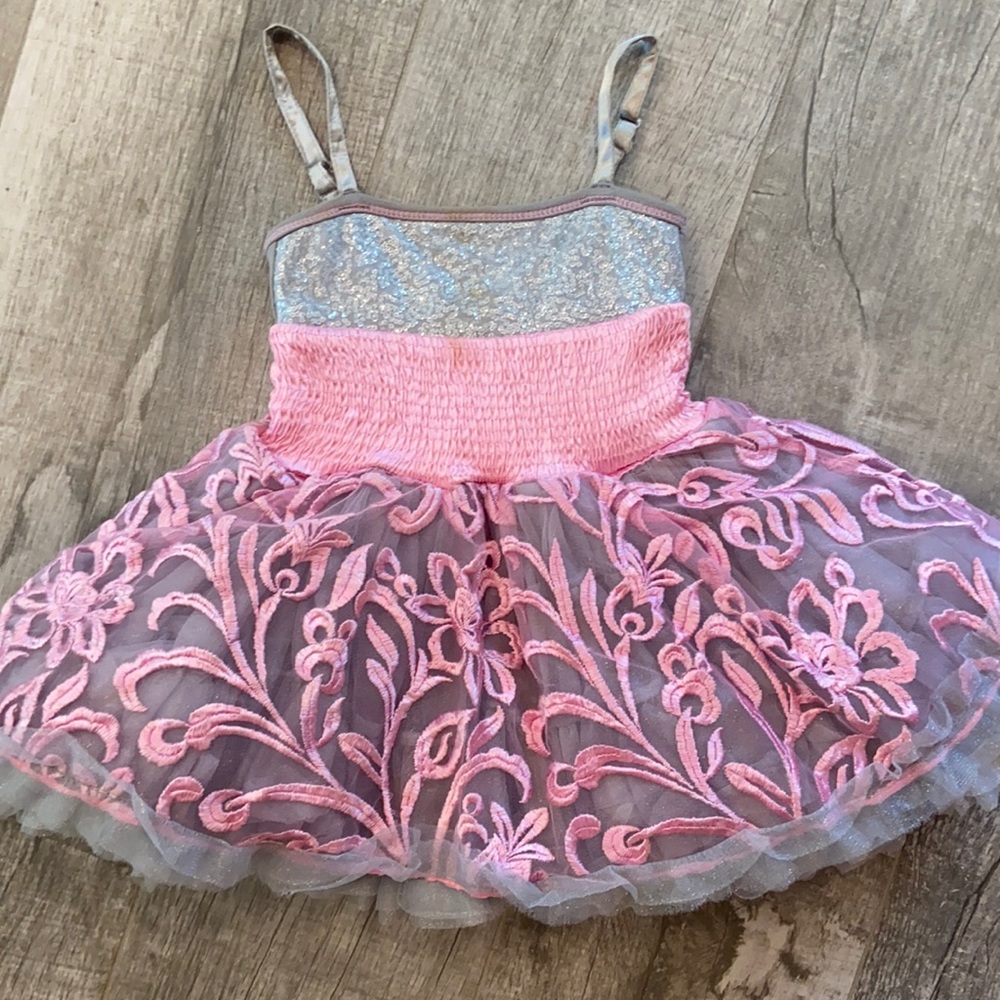 Ooh la la dress 2t